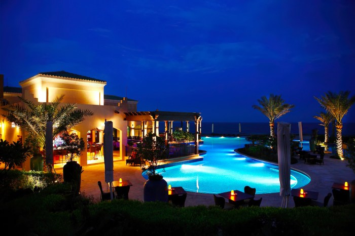 Luxury Desert Resort In Abu Dhabi With Private Villa