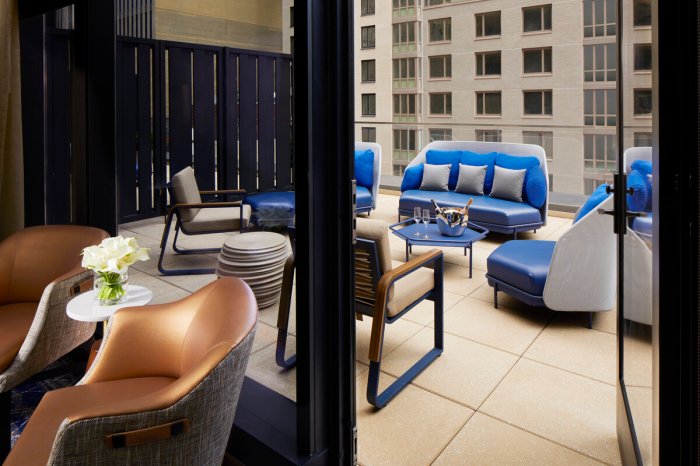 Luxury Hotel Near Times Square New York With Balcony