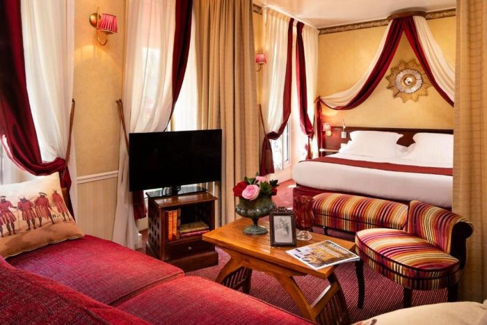 Hotel Near Louvre Museum Paris With Balcony View
